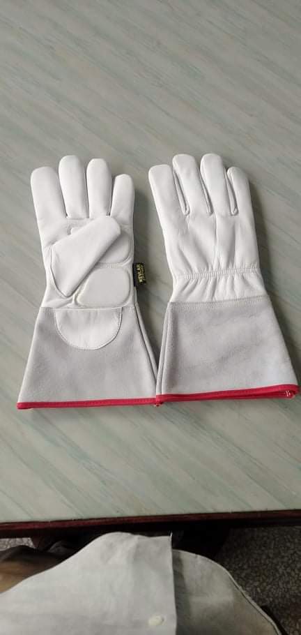 GLOVES 716